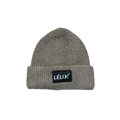 Tuques avec broderies