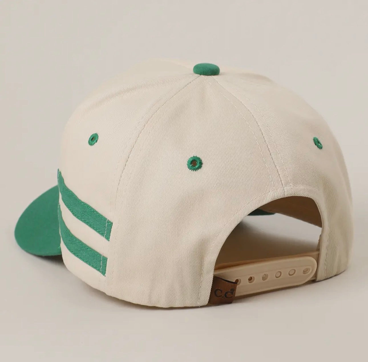 Casquette avec broderie